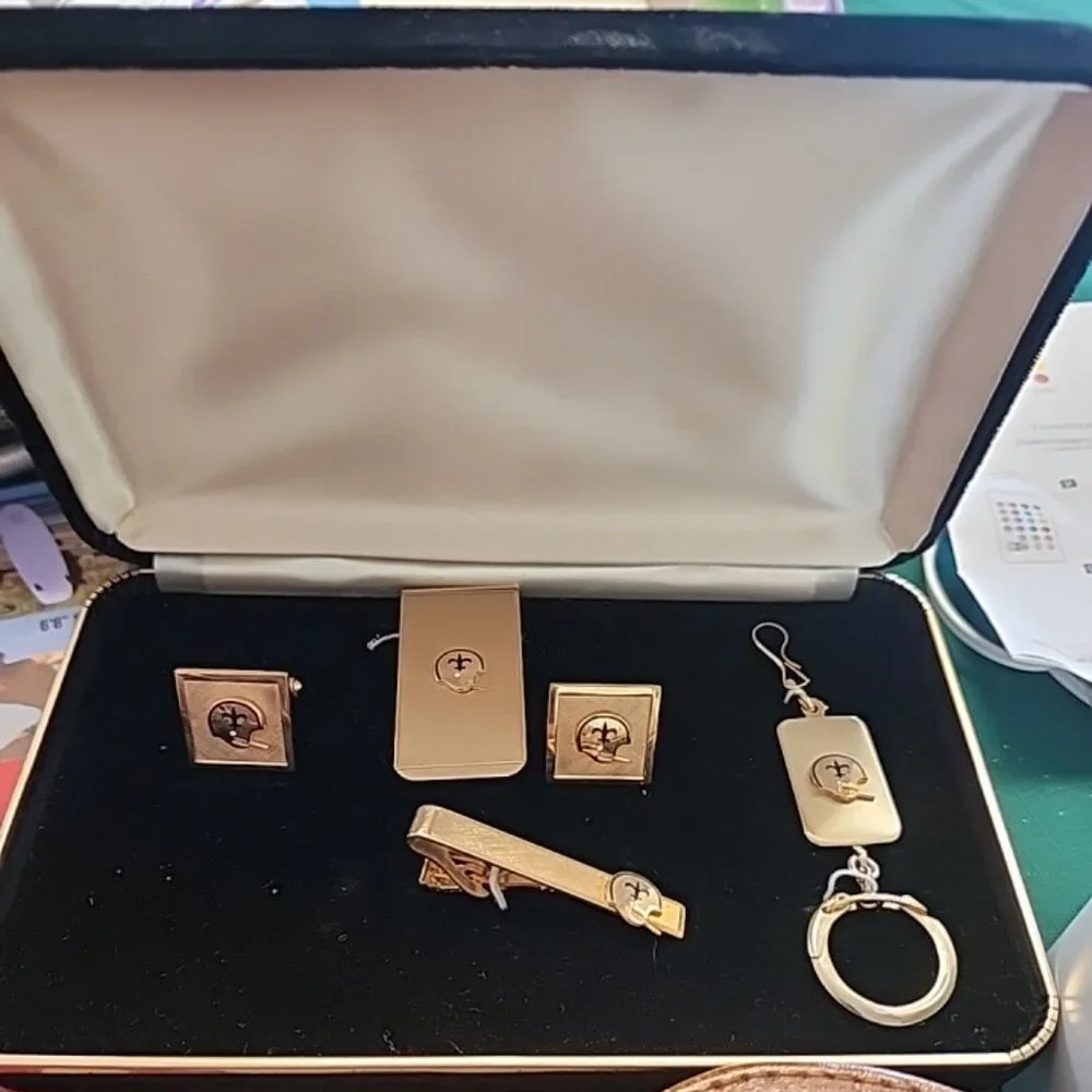 Vintage New Orleans Saints Football Jewelry Set Money Clip Cufflinks Keychain